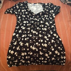 Floral Black and White Women's Top